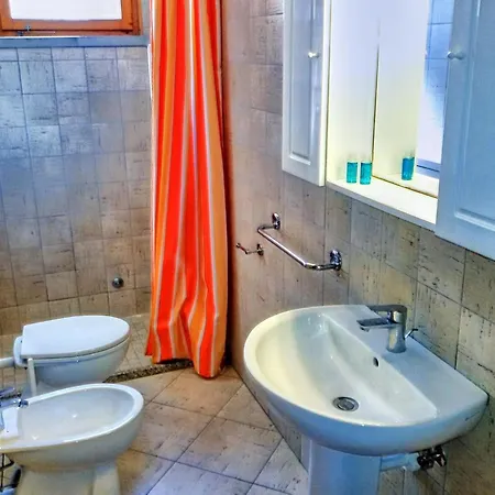 Cosy 200m From The Sea